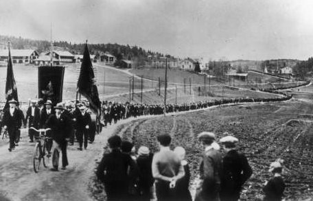 Ådalen 1931 - Ett långt tåg av enighet - starkare än politiken. Foto: Evert Edberg